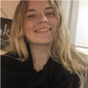 Soutien scolaire (tous niveaux) y compris pour des étudiante.s ne parlant pas français. Nous pourrons communiquer en anglais